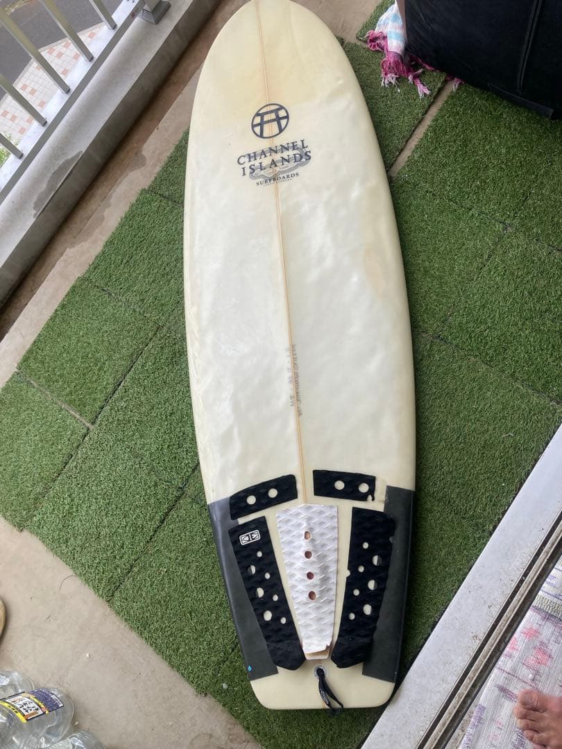 CHANNEL S サーフボード 5’7” クアッド4フィン付き