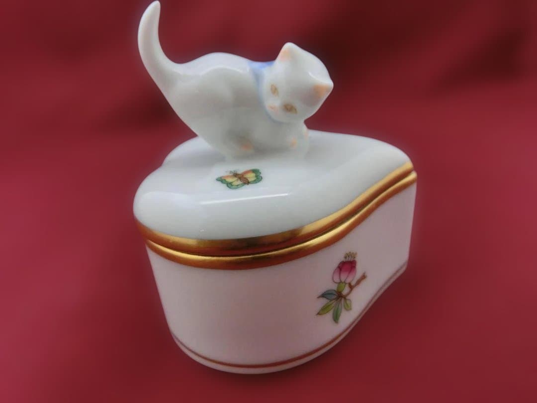 ★ヘレンド★猫型造形蓋物小物入れ