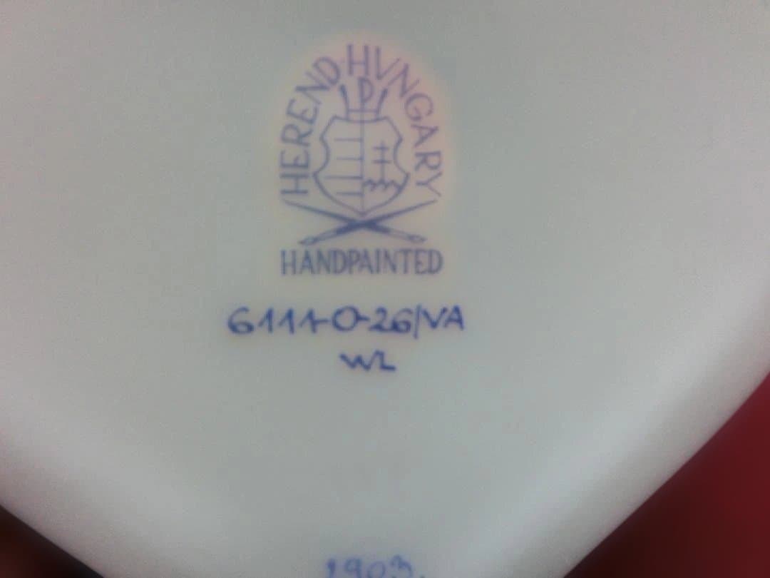 ★ヘレンド★猫型造形蓋物小物入れ