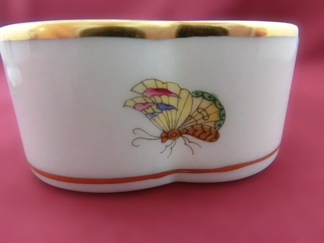 ★ヘレンド★猫型造形蓋物小物入れ