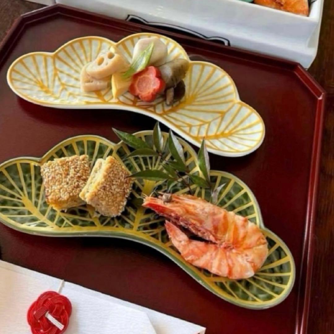 【新品】【大人気】有田焼幸楽窯　錦白金松葉形前菜皿3枚セット　縁起物