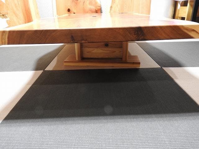 №45　秋田杉一枚板☆座卓☆厚板　6帖～8 帖☆巾広貴重品☆