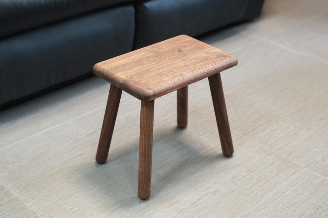 ア*ル様 ウッドスタンド（Walnut製）四角300×180㎜ (高：280㎜)