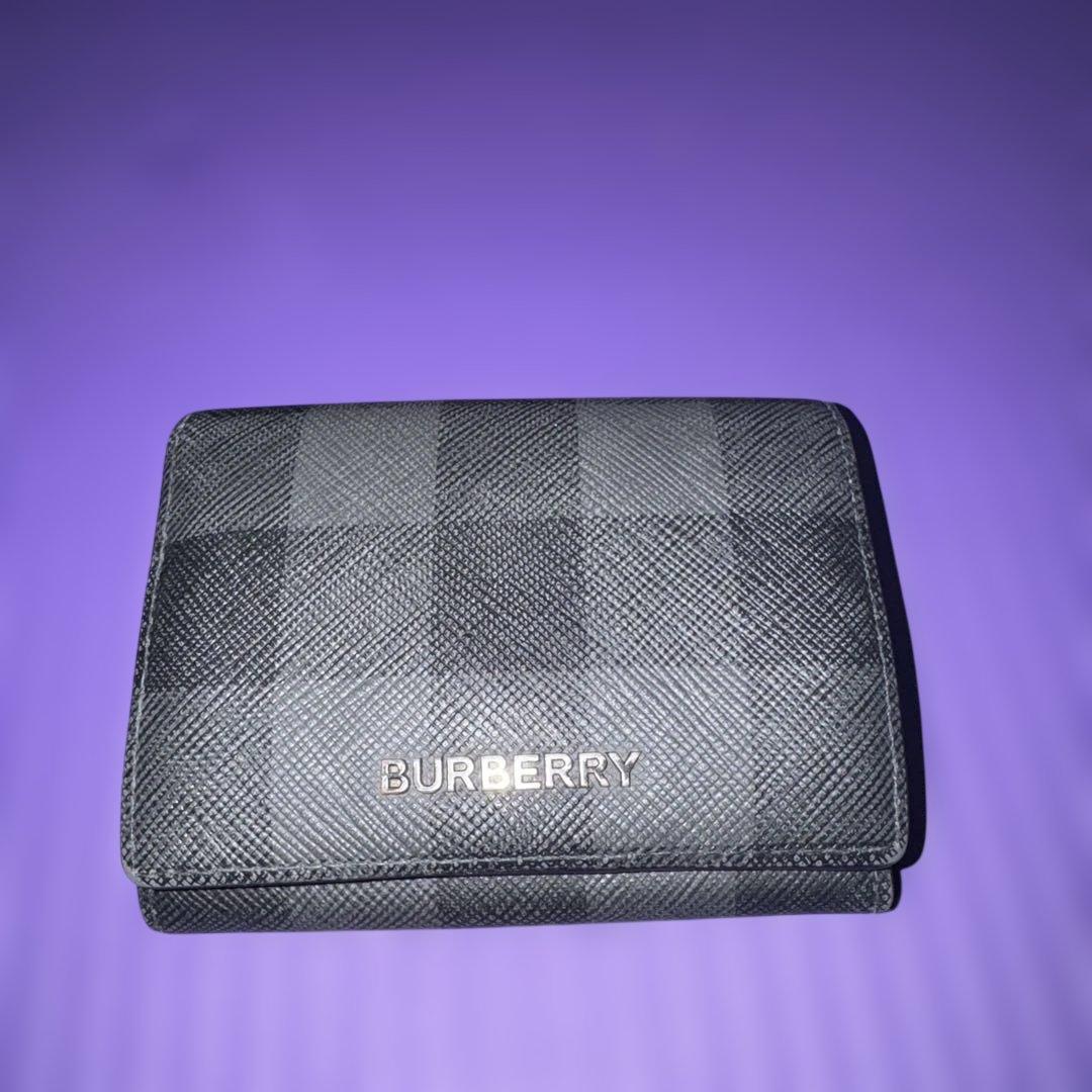 バーバリー三つ折りサイフ