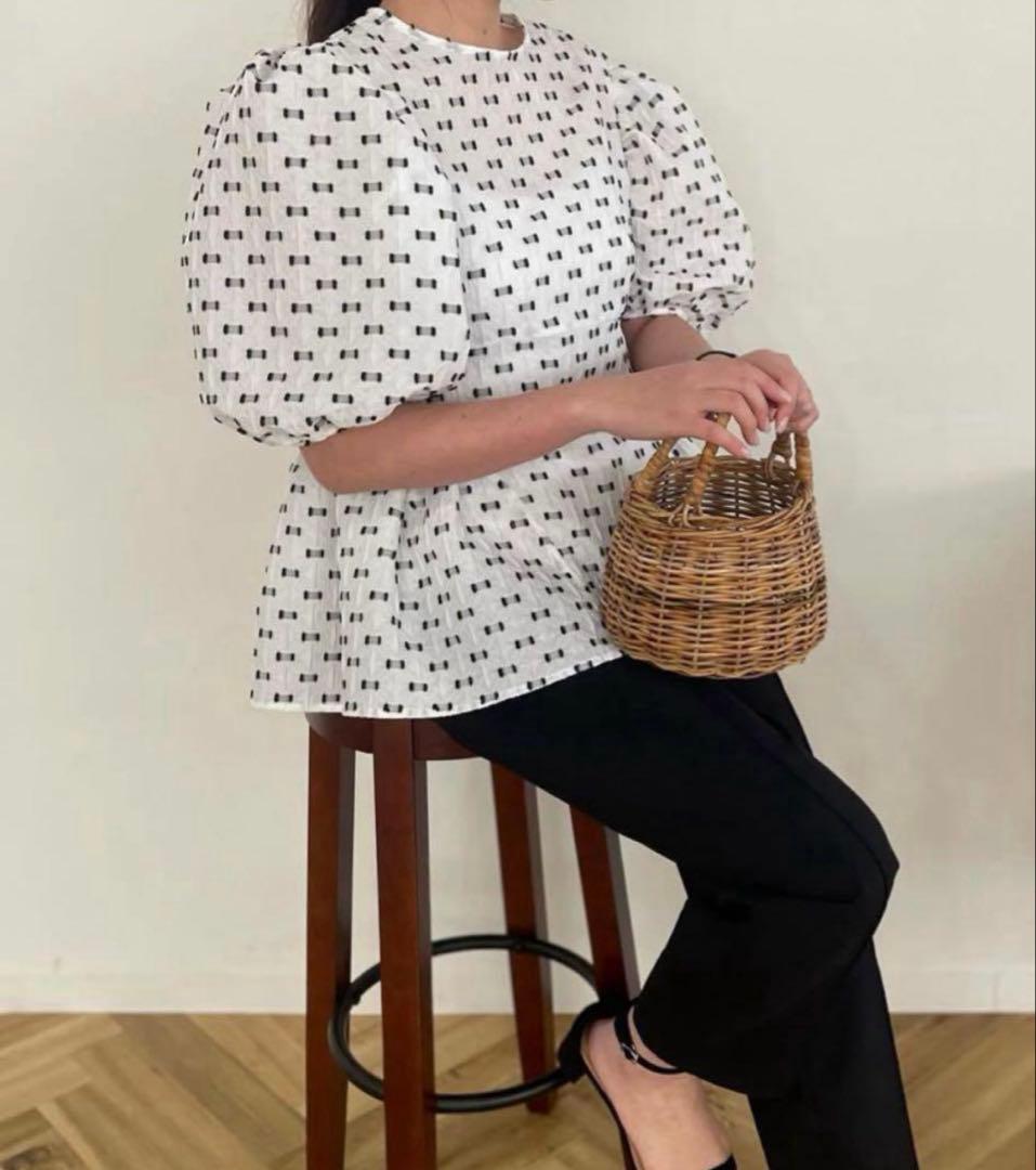 OHGA オーガ　エンジェルポワンブラウス