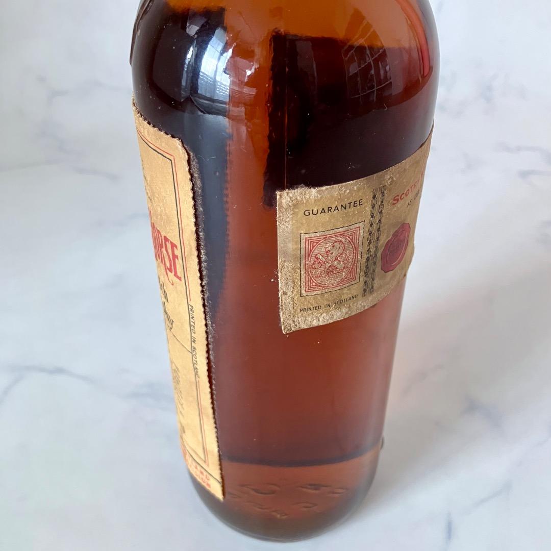 【未開栓】白馬のフィギュア付き ホワイトホース スコッチウイスキー 750ml