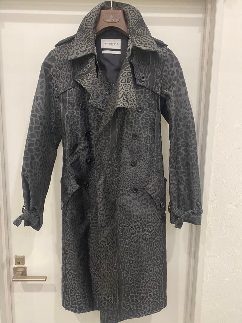 イブサンローランヒョウ柄トレンチコート