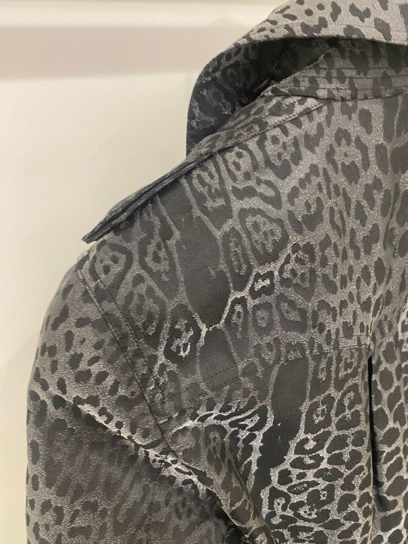 イブサンローランヒョウ柄トレンチコート