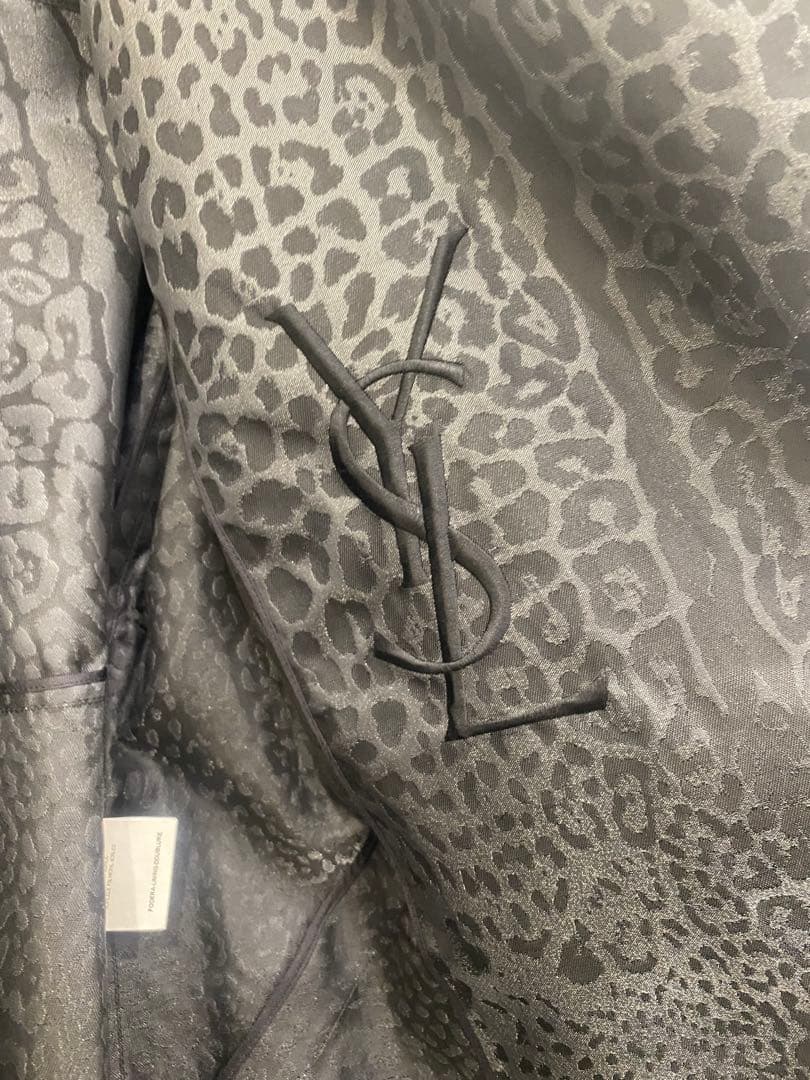 イブサンローランヒョウ柄トレンチコート