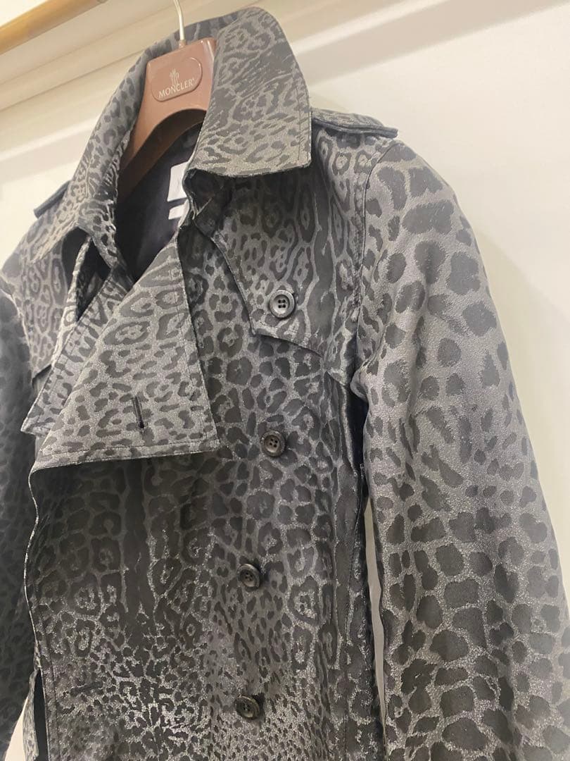 イブサンローランヒョウ柄トレンチコート