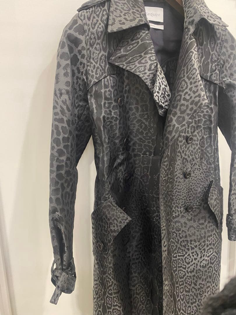 イブサンローランヒョウ柄トレンチコート
