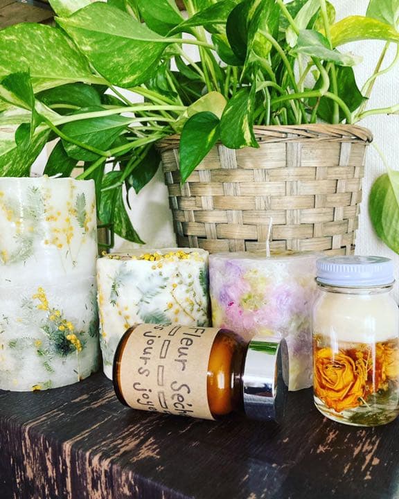 キャンドル作り初心者が作ったミモザのキャンドルや薬瓶型のキャンドルです。