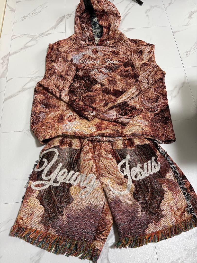 YOUNG JESUS TOKYOセットアップ