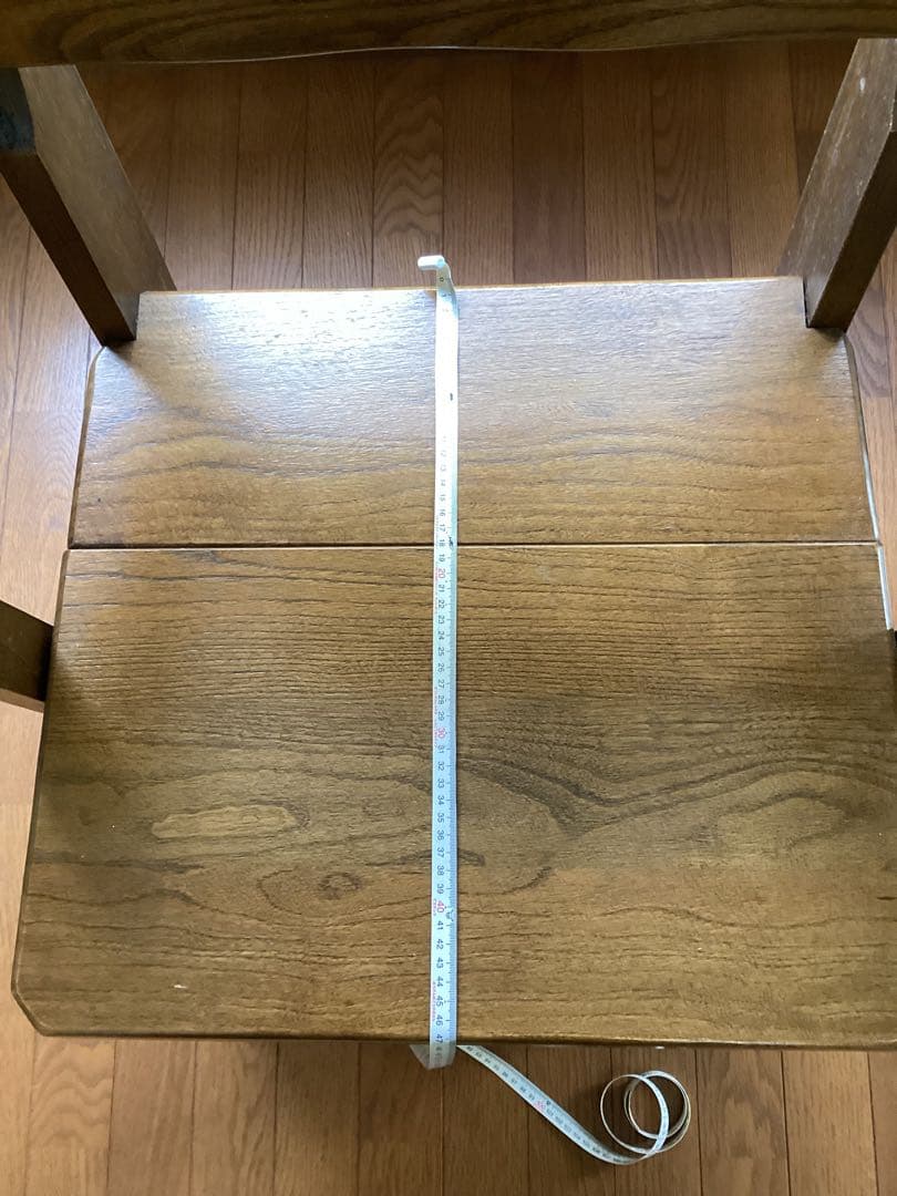 木製アームチェア シンプルデザイン