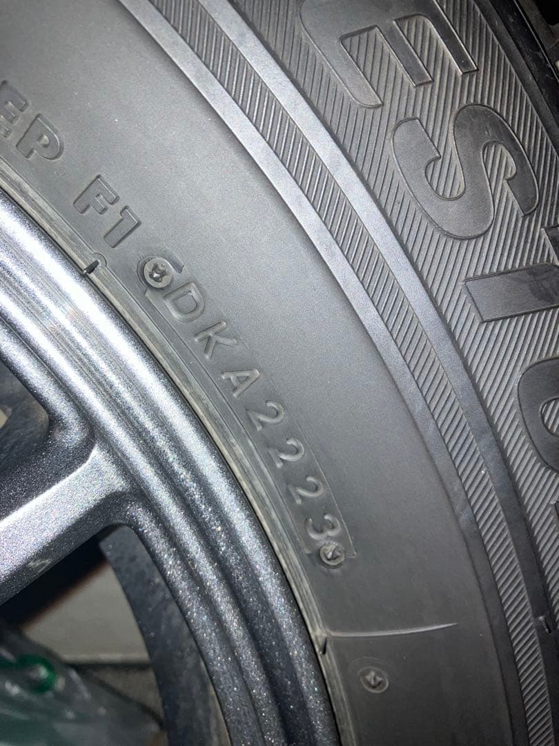 【美品】BLIZZAK VRX3 215/60R16 4本セット 2023年製