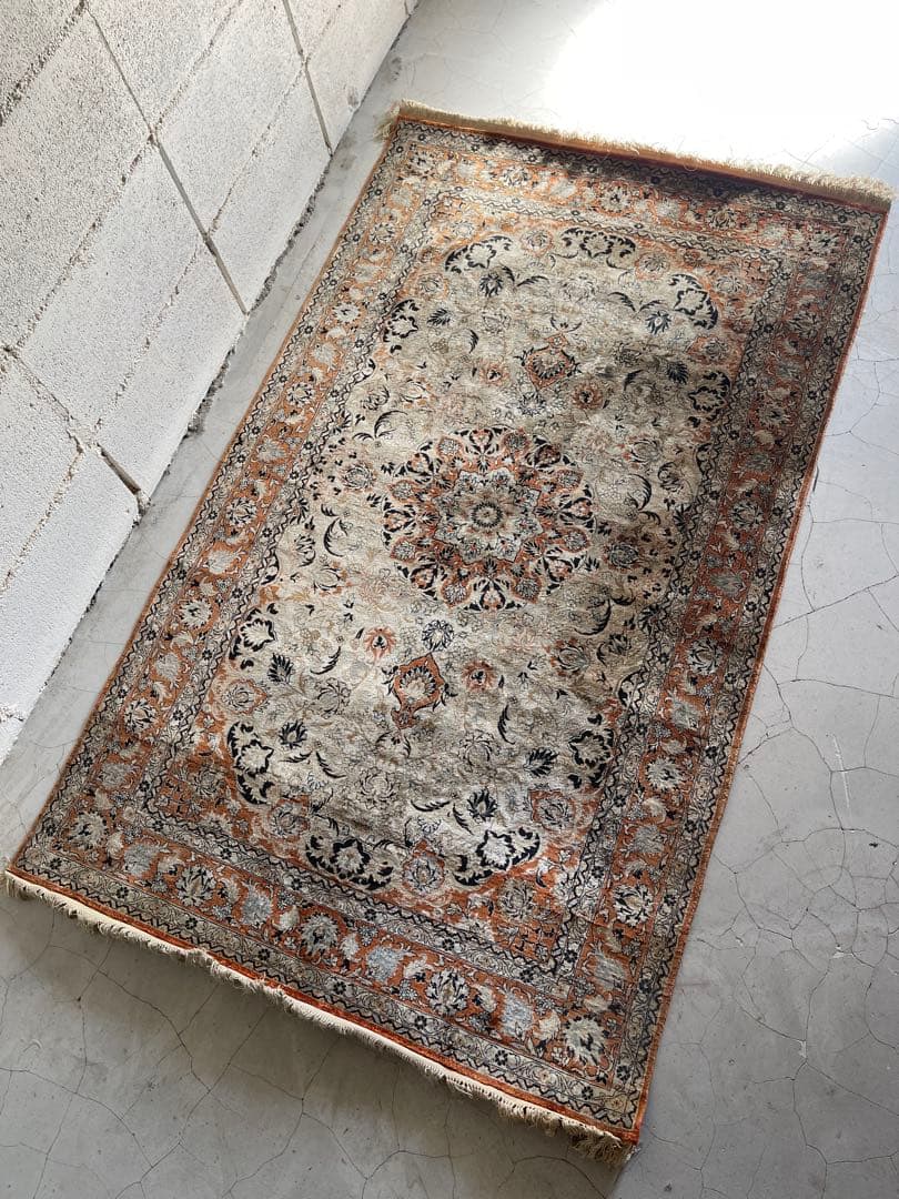 ペルシャ絨毯　シルク100% 94 × 153