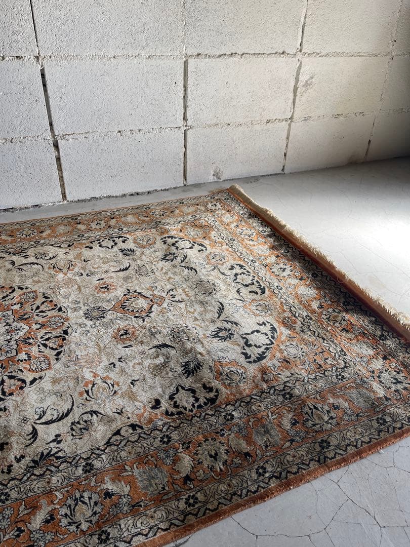 ペルシャ絨毯　シルク100% 94 × 153