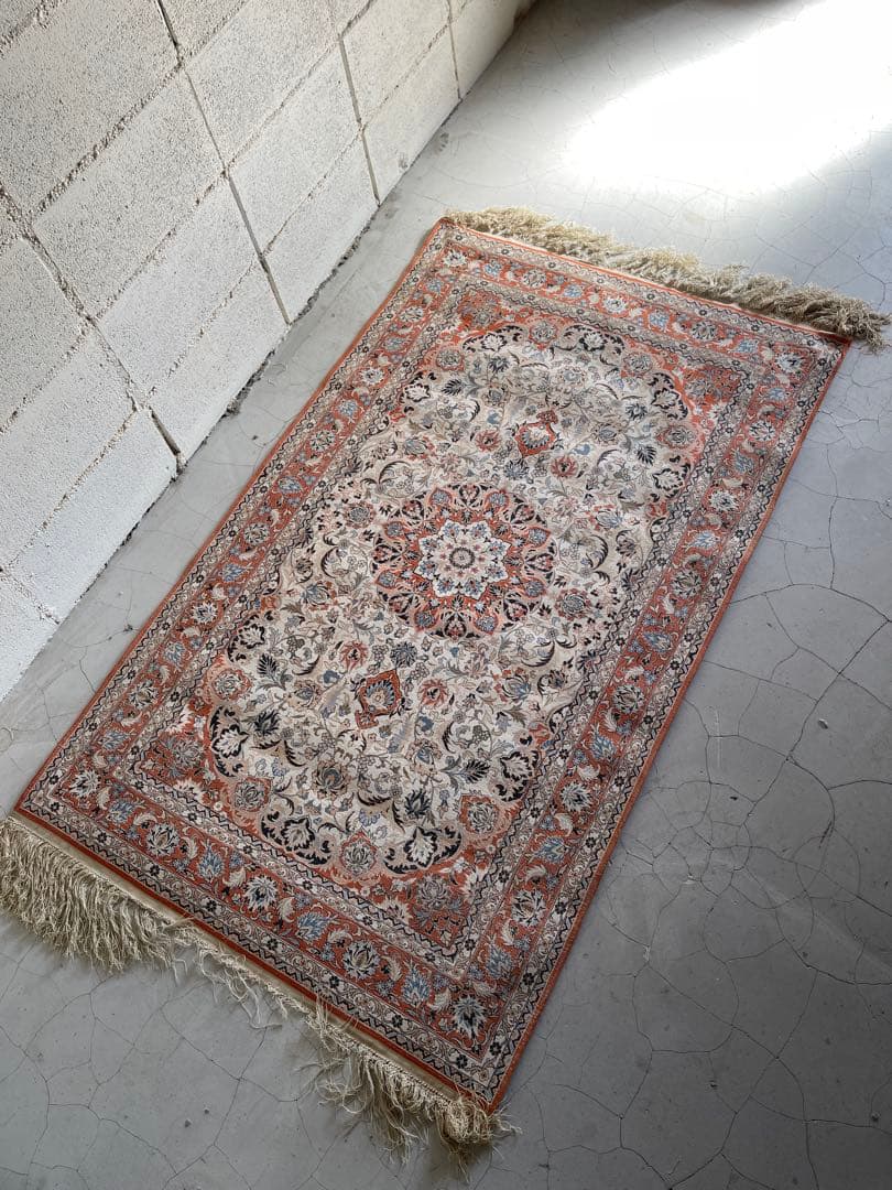 ペルシャ絨毯　シルク100% 94 × 153