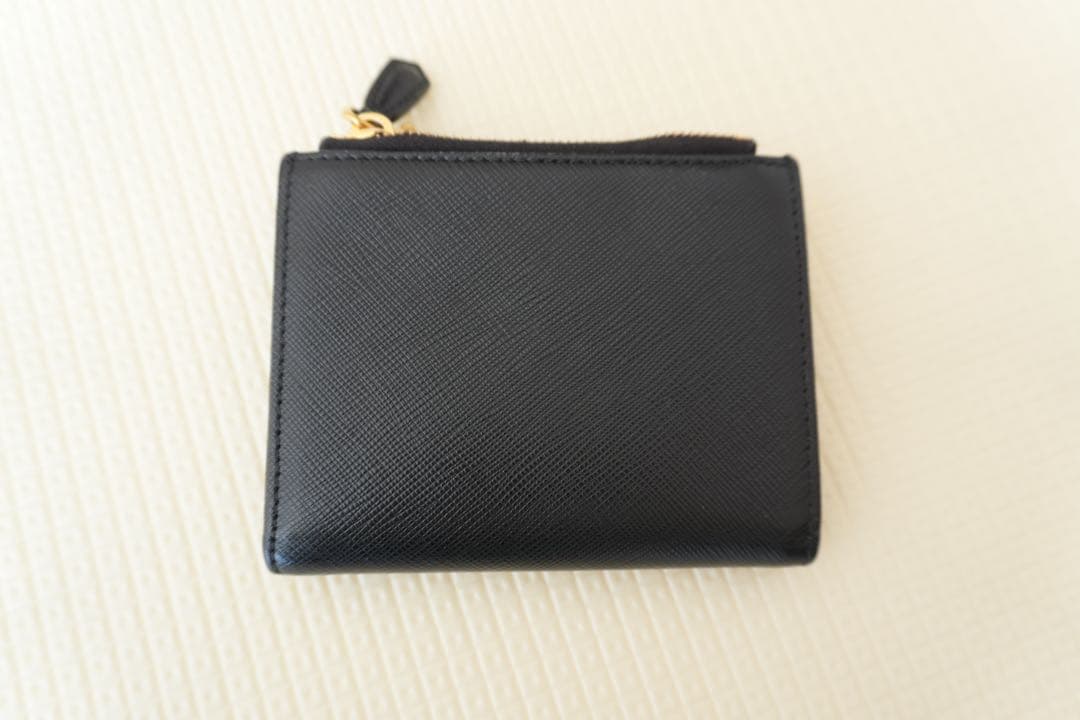 PRADA サフィアーノ ブラック 二つ折り財布