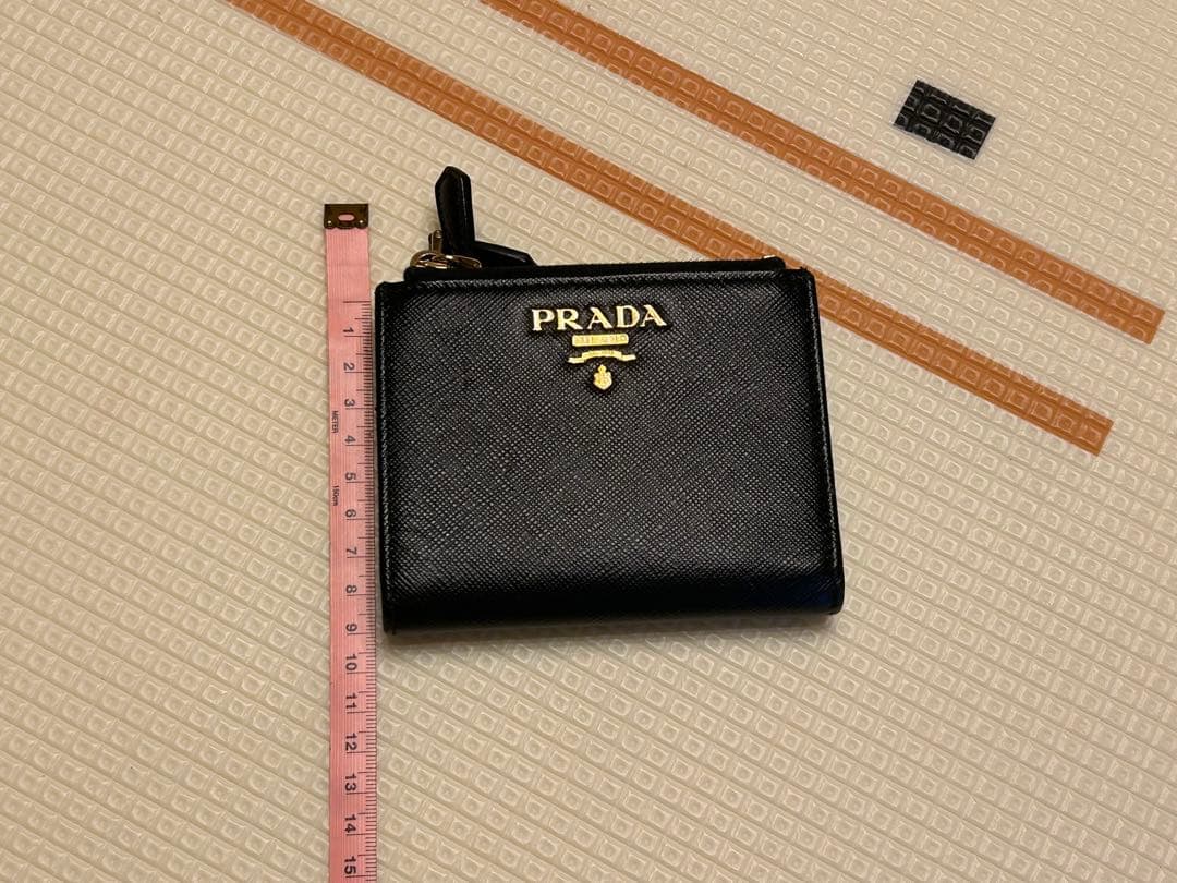 PRADA サフィアーノ ブラック 二つ折り財布