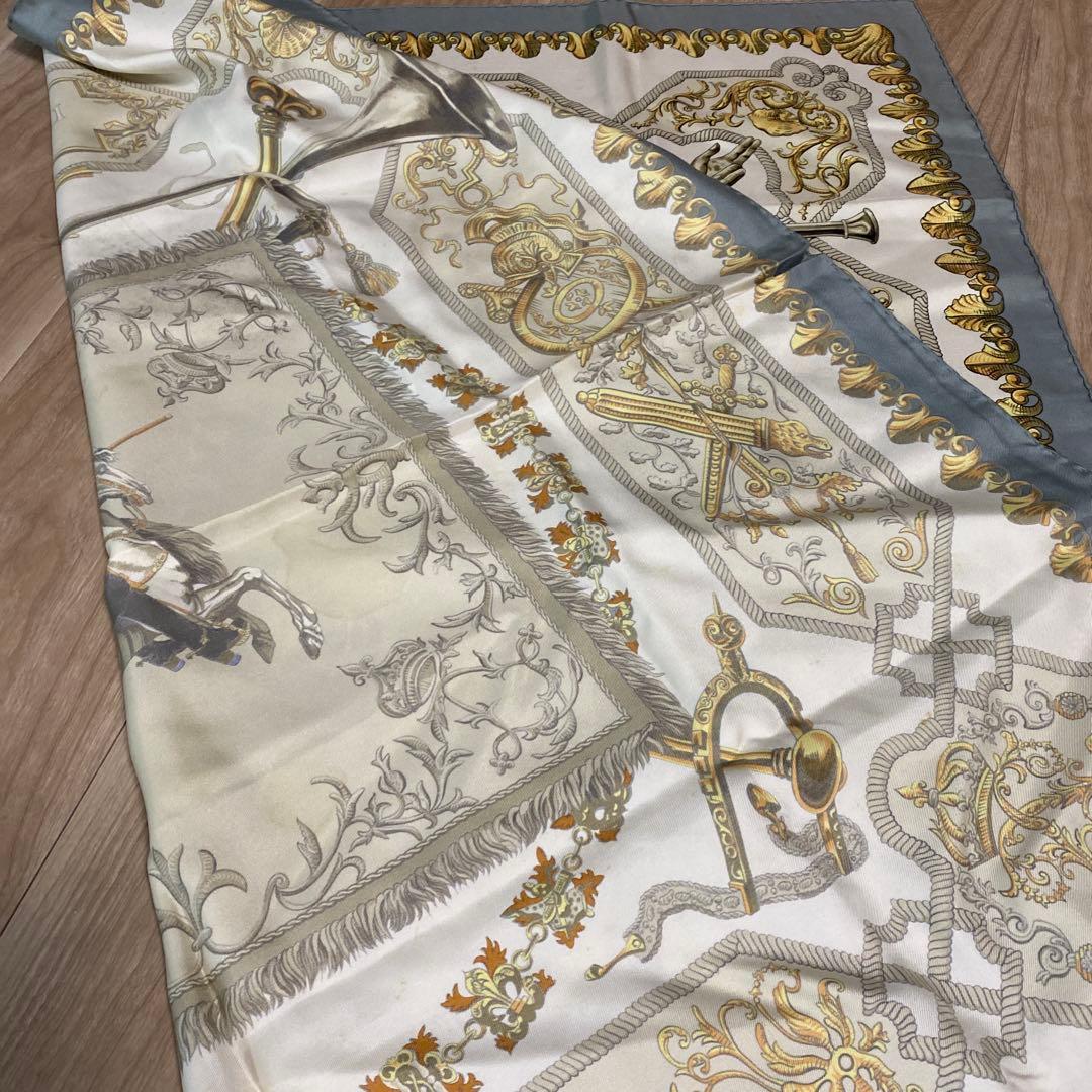 Hermès 騎士と馬 デザイン スカーフ