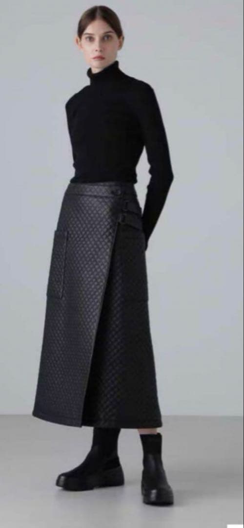 新品アドーア　レザースカート