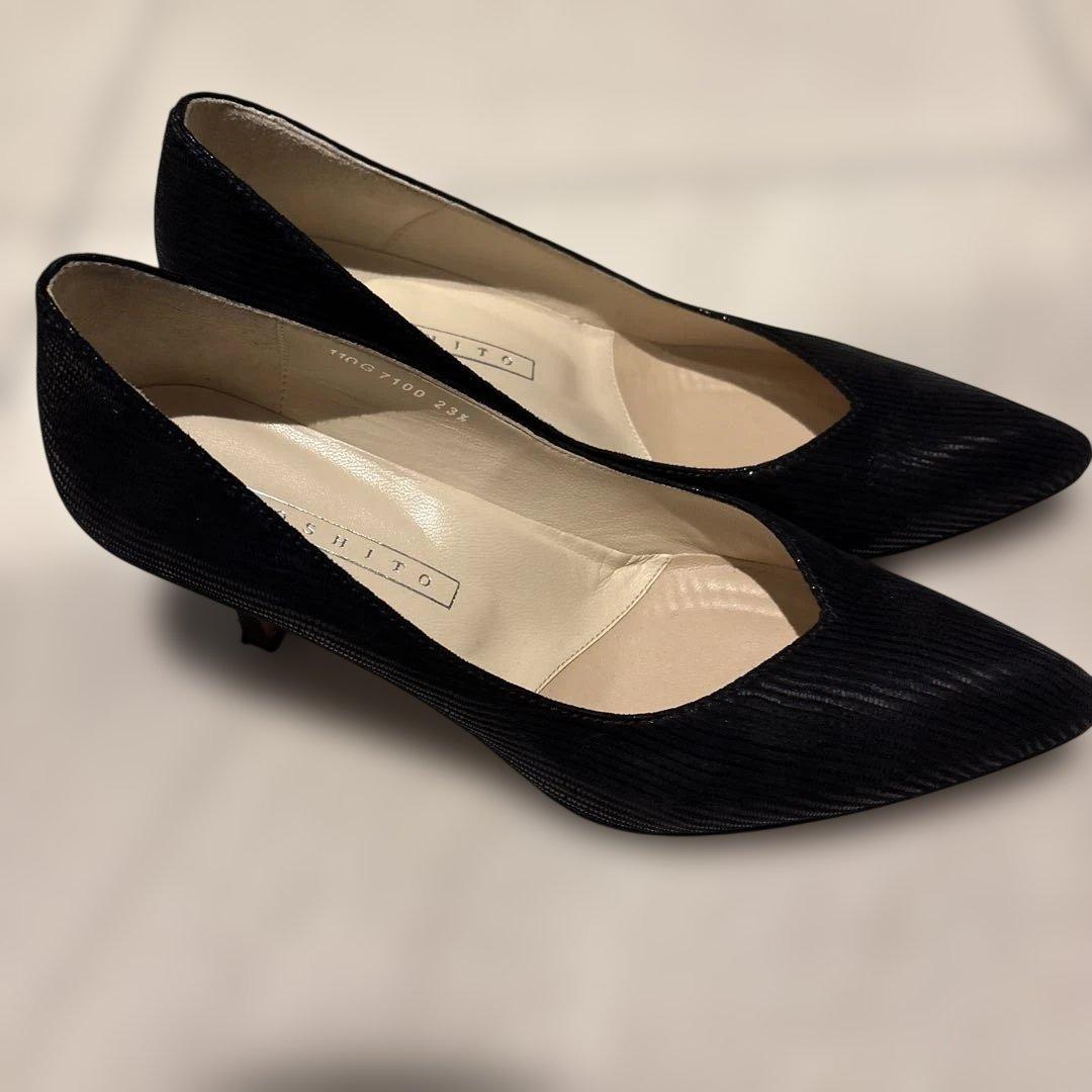 ヨシト　パンプス　黒　23.5cm