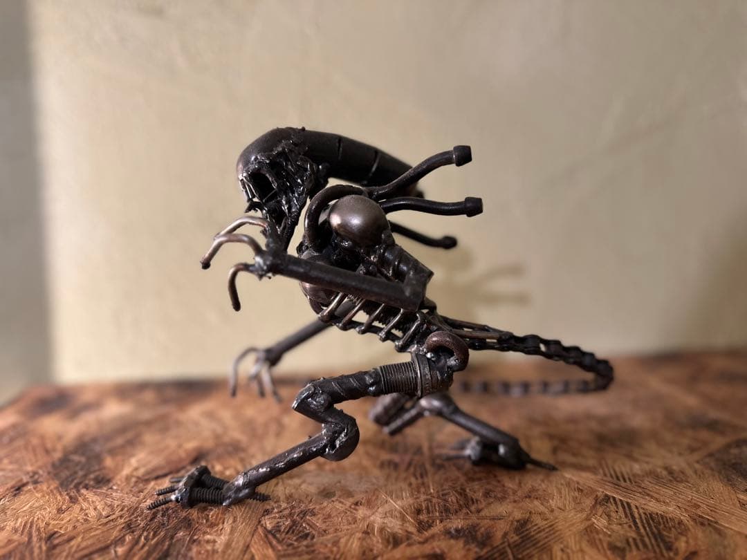 プレデター　鉄の置物