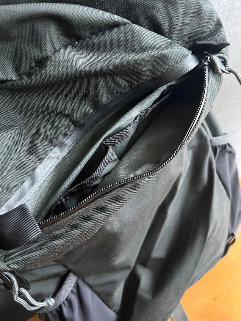 【入手困難】MYSTERY RANCH メッセンジャー　インベーダー　超美品