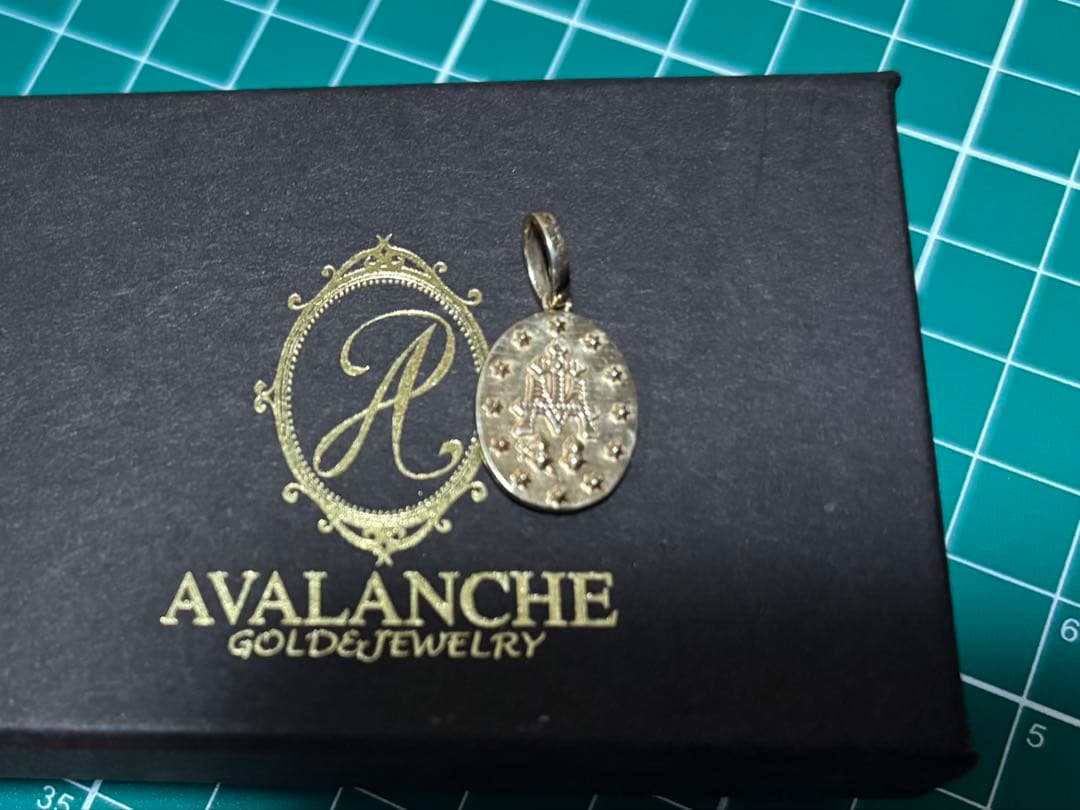 AVALANCHE 10Kイエローゴールドペンダント メダイ　マリアペンダント