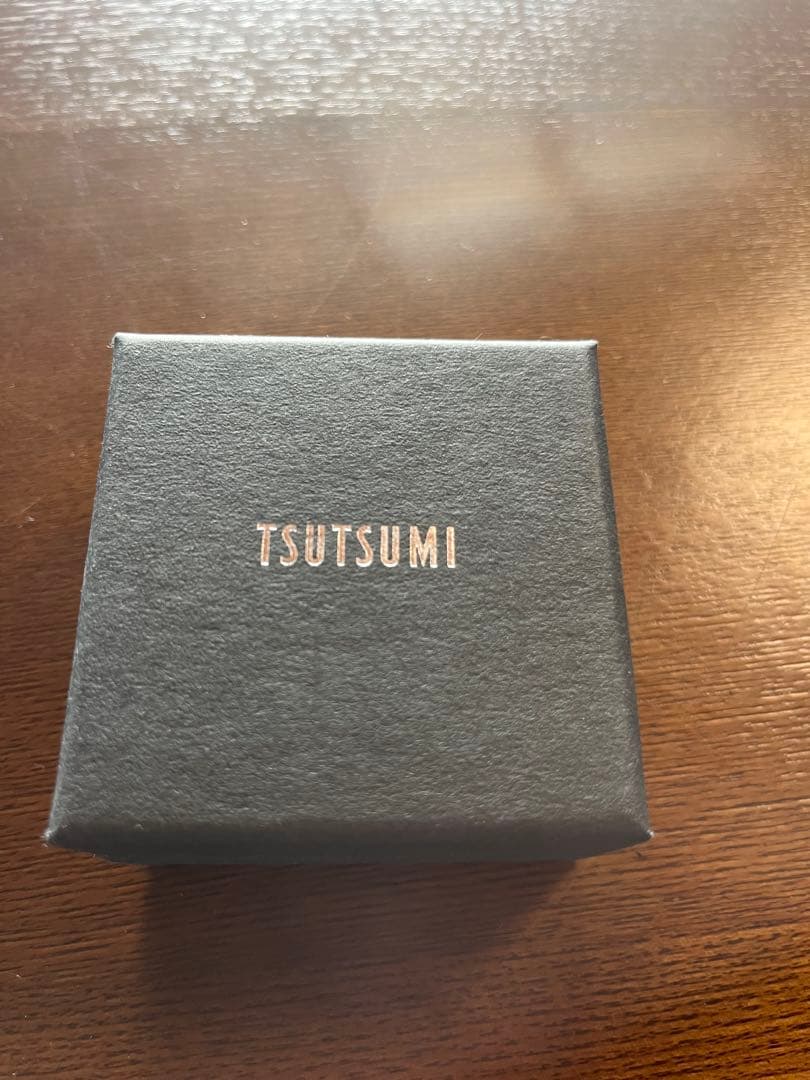 ジュエリーツツミ　K10ホワイトゴールドエメラルドリング