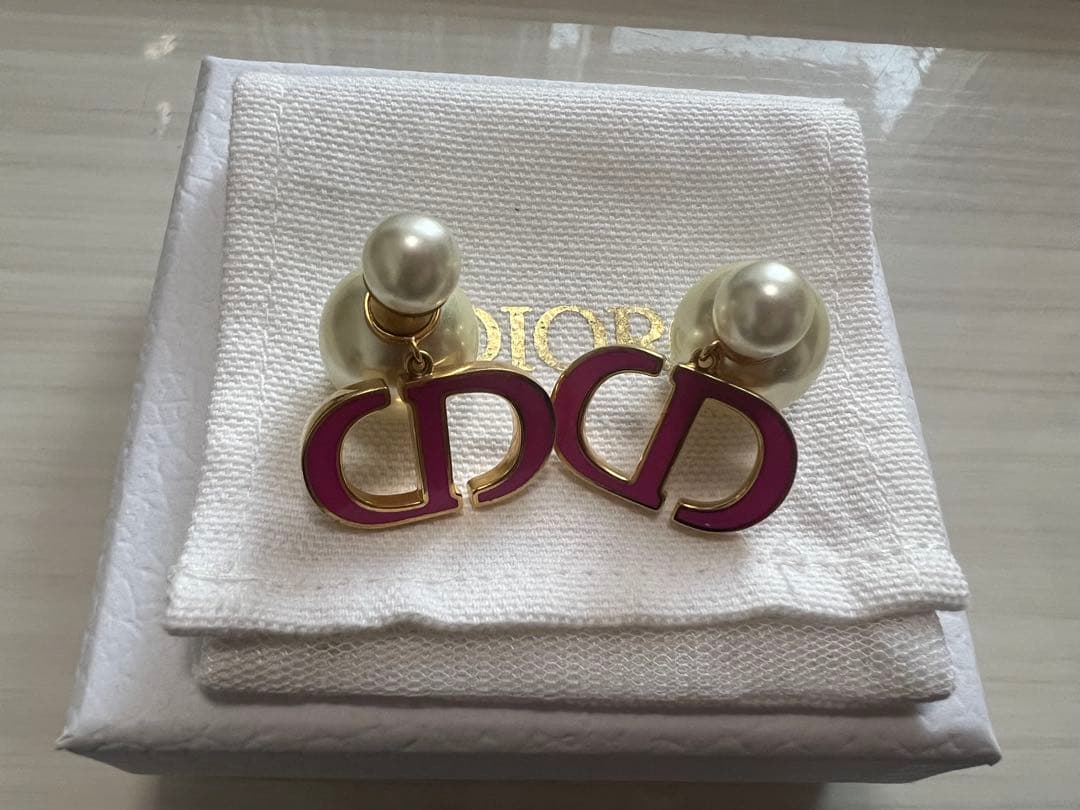 Dior ディオール トライバル CDシグネチャーピアス