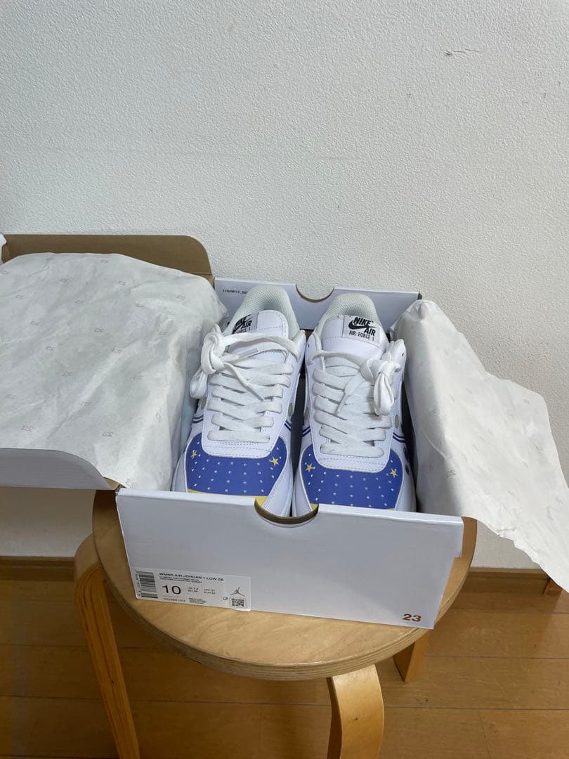 NIKEとジョジョと奇妙な冒険のコラボスニーカー