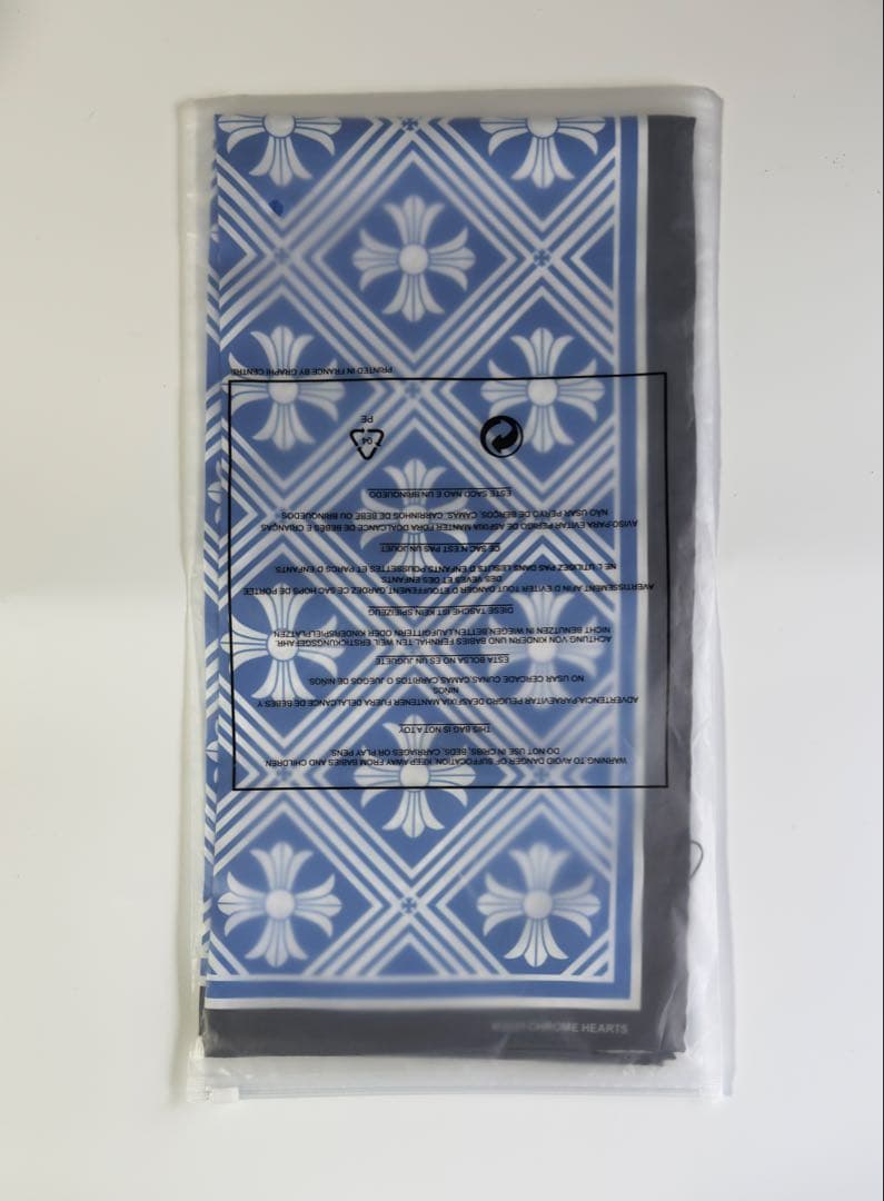 新品未使用春物クロムハーツ　大判スカーフ 100cm×100cブルー× ブラック