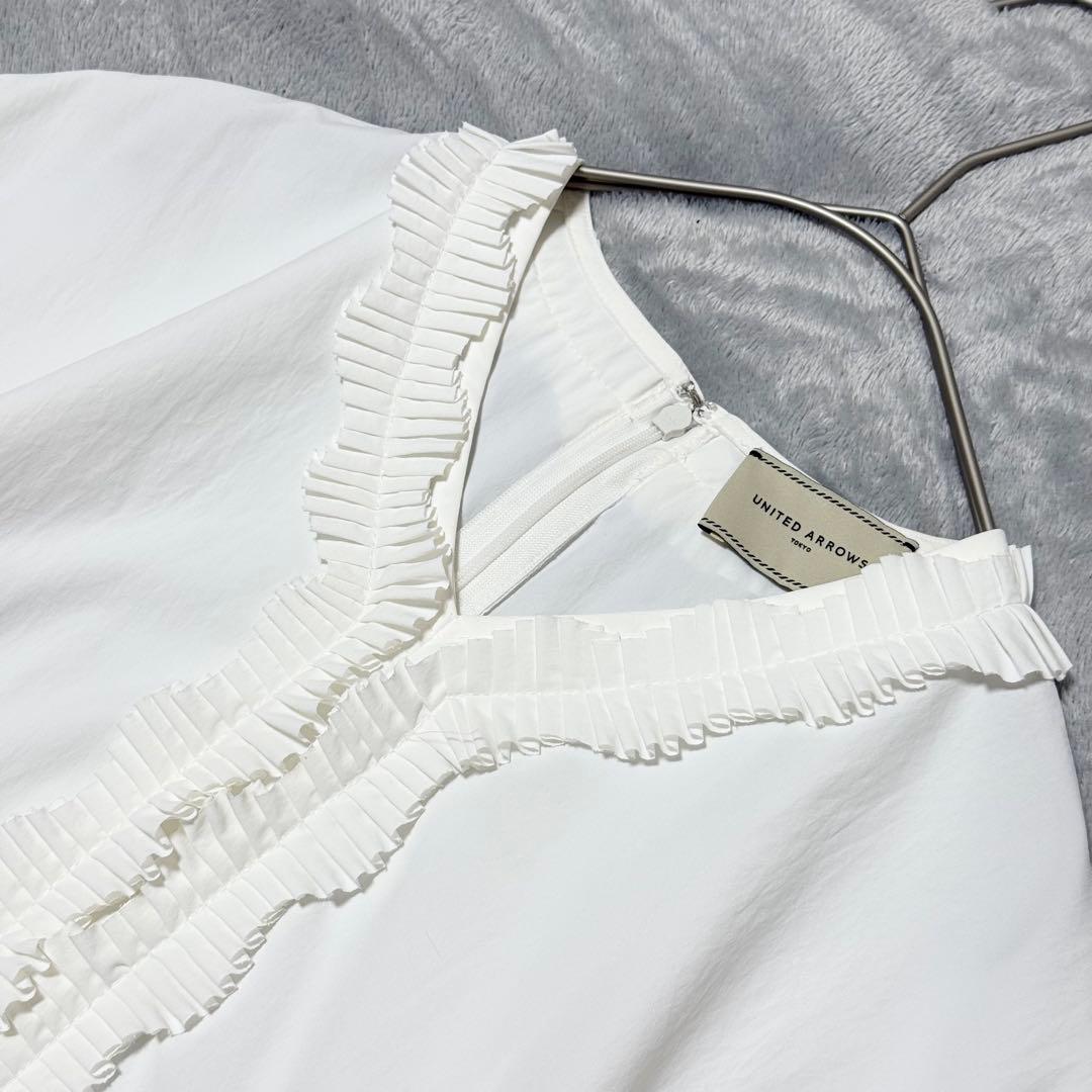 25ss ユナイテッドアローズタック フリルVネック ハーフスリーブ ブラウス