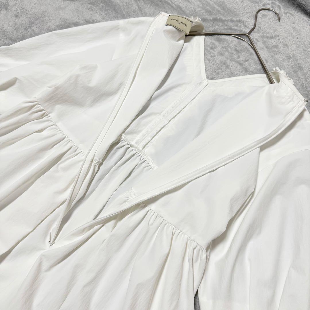 25ss ユナイテッドアローズタック フリルVネック ハーフスリーブ ブラウス