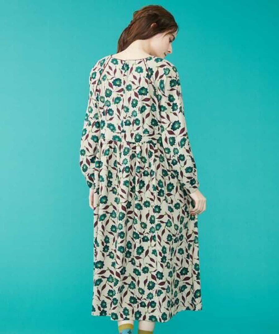 ホコモモラ＊一回着用のみ　花柄マキシ丈ワンピース