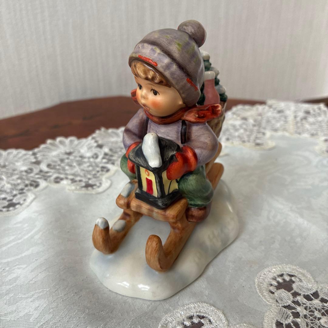 フンメル人形　「クリスマスに乗る」ドイツ・ゲーベル