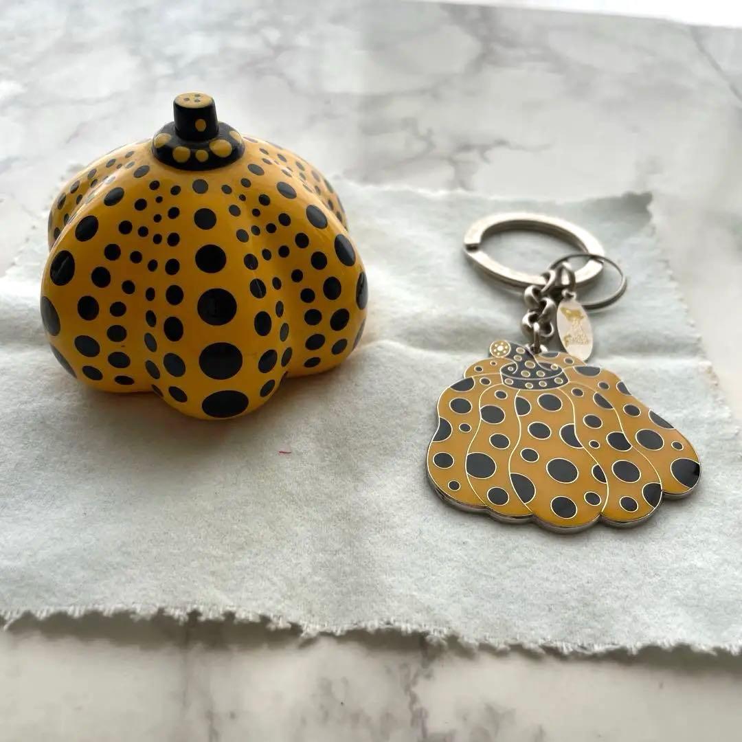 草間彌生　ペーパーウェイト　キーホルダー　セット売り