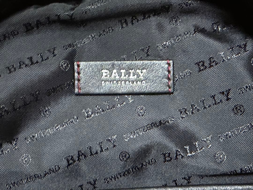 BALLY ブラックレザー クロスボディバッグ