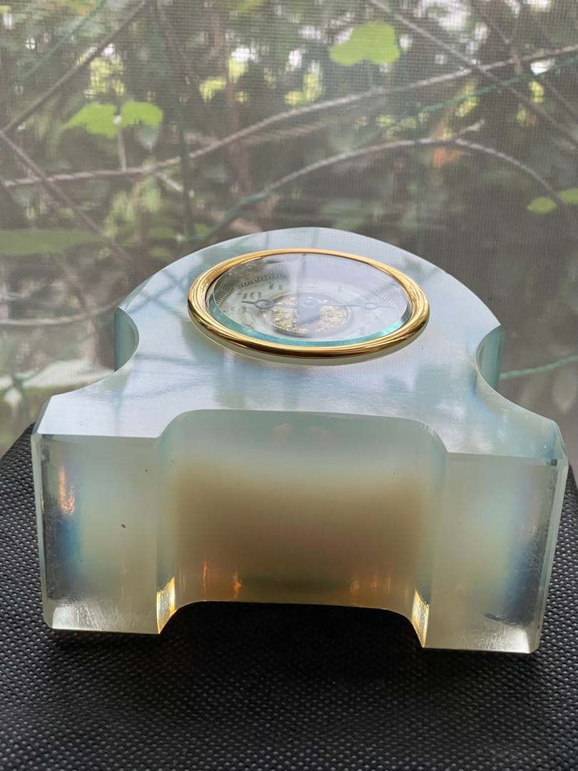 オパルセントガラス 置き時計 アンティーク　ウランガラス ジャンク扱い出品
