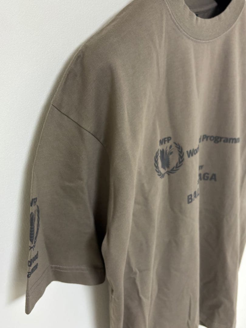 トップス BALENCIAGA WFP T WOLD FOOD PROGRAMME