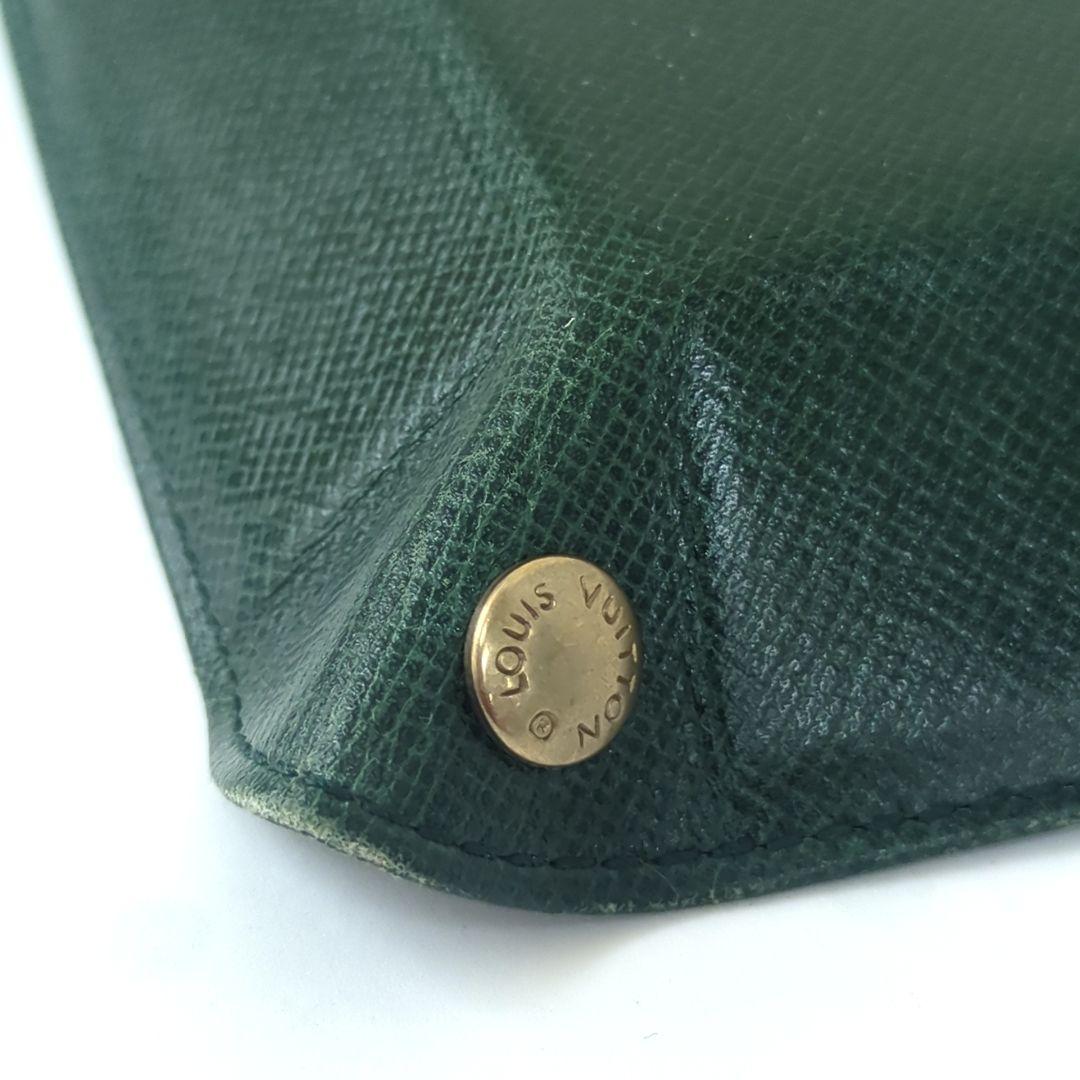 ルイ ヴィトン タイガ レザー ヴィドポッシュ アクセサリートレイ M30314