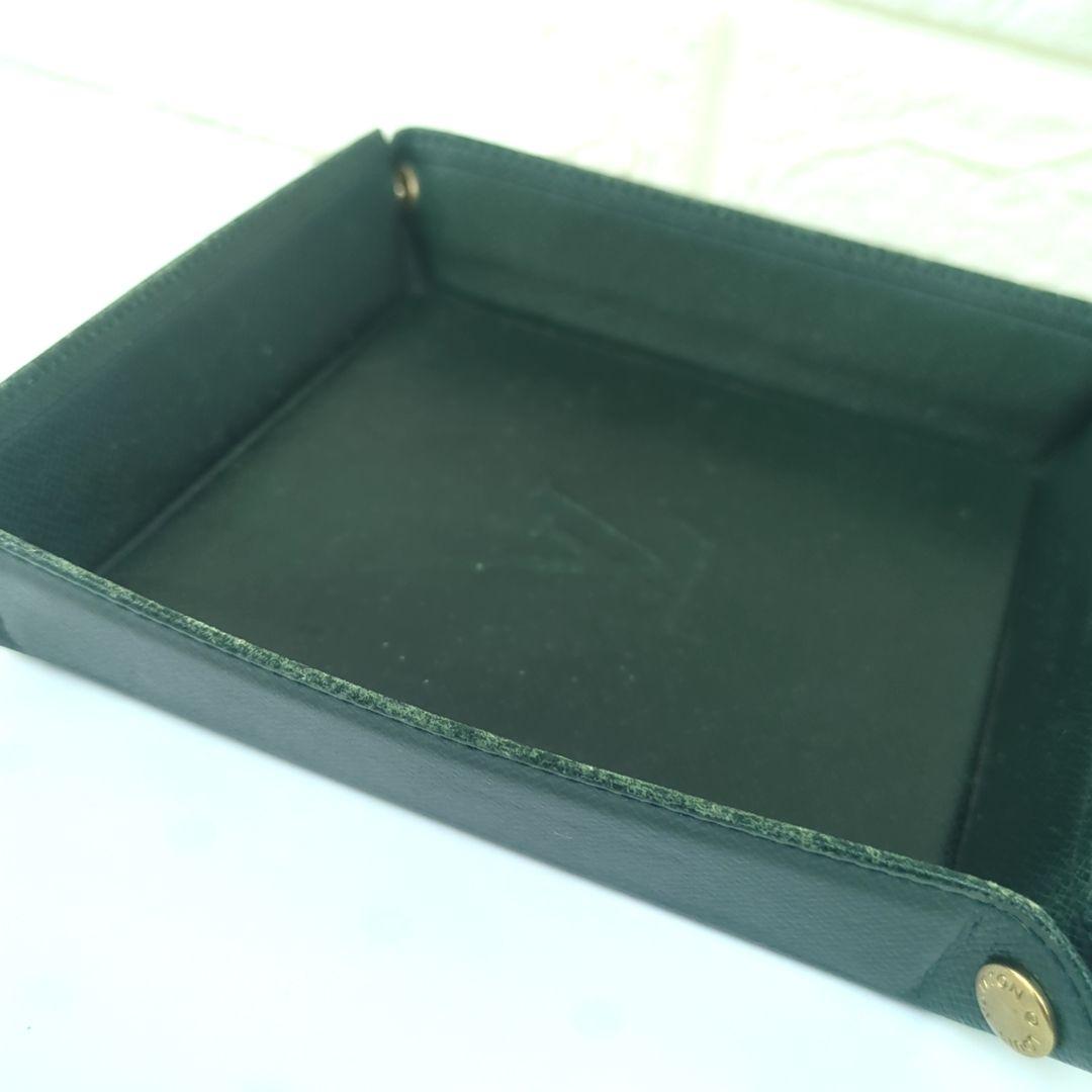 ルイ ヴィトン タイガ レザー ヴィドポッシュ アクセサリートレイ M30314