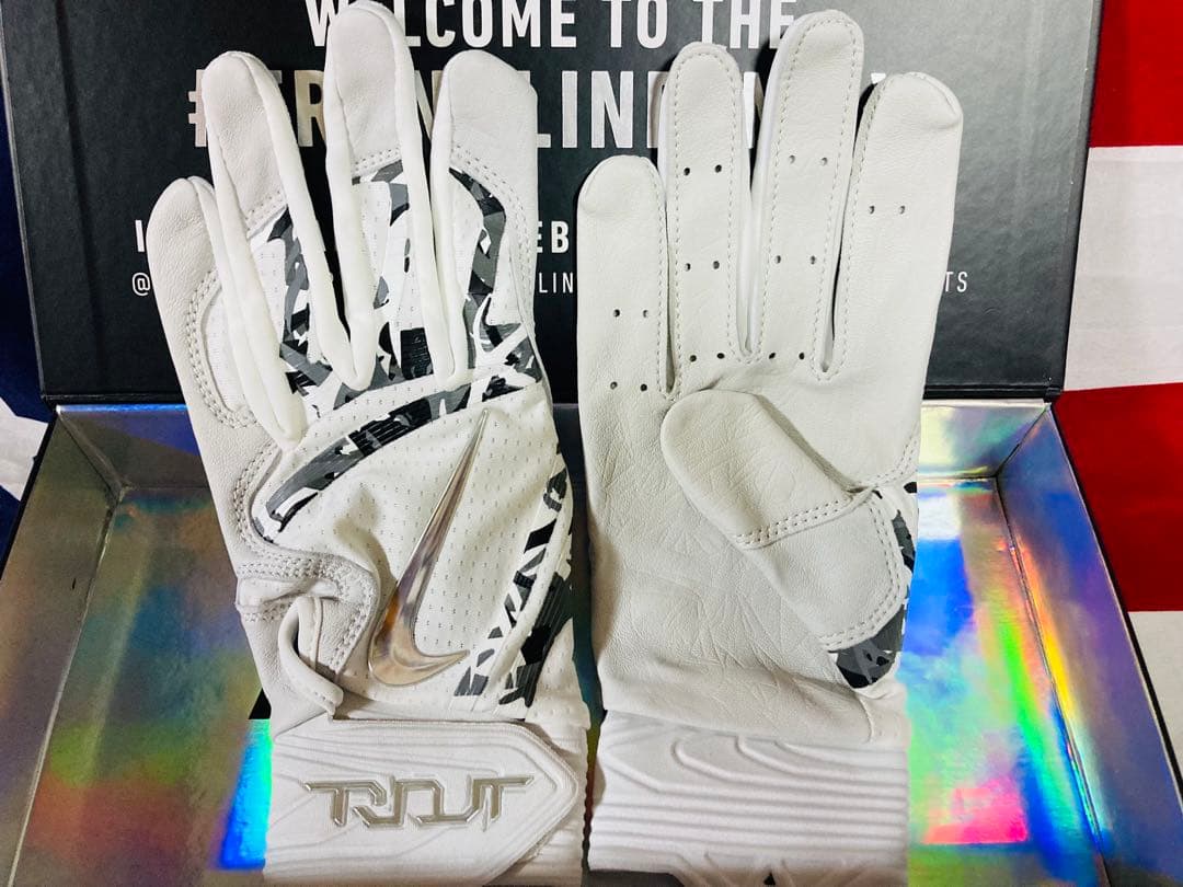ナイキ　NIKEトラウトエリート バッティンググローブ 白 XSサイズ 限定