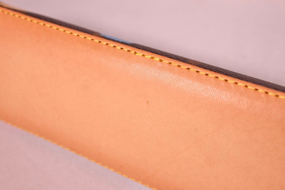 LOUIS VUITTON ルイヴィトン草間彌生トゥルースエリザベットペンケース