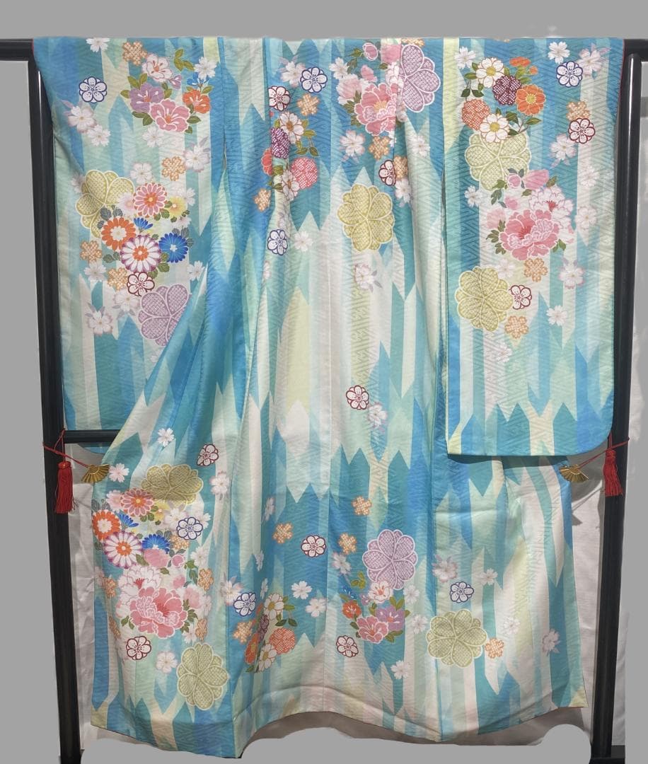 七五三 女の子 着物 四つ身 祝い着 7歳 小紋柄 襦袢付き　美品 日本製