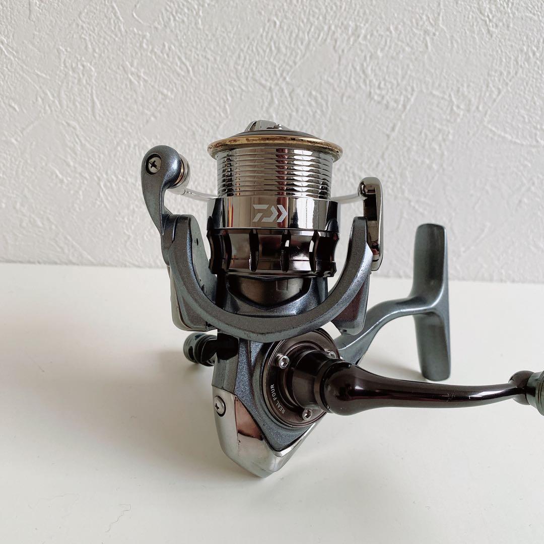 【美品】ダイワ ルビアス 15 2004 スピニングリール
