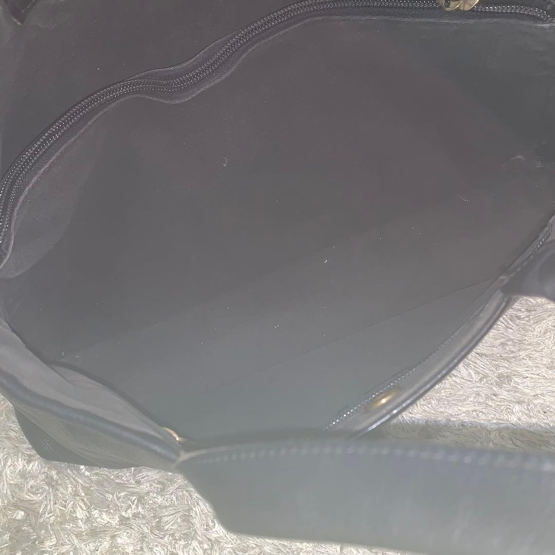 極美品✨イルビゾンテ トートバッグ オールレザーロゴ型押し A4可能 ブラック