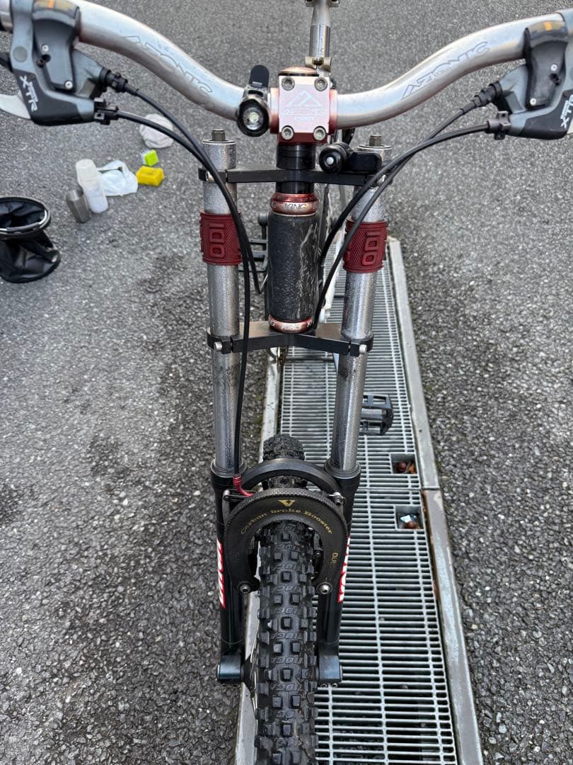 GT STS-1000 ダウンヒルマウンテンバイク TIOGA 引き取り限定